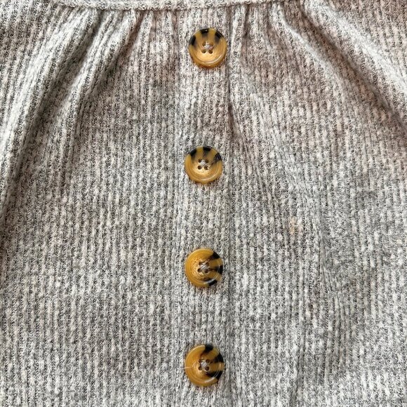 Cozy Gray Ribbed Knit Top | Scoop Neck with Button Detail | Women’s M - Picture 6 of 10